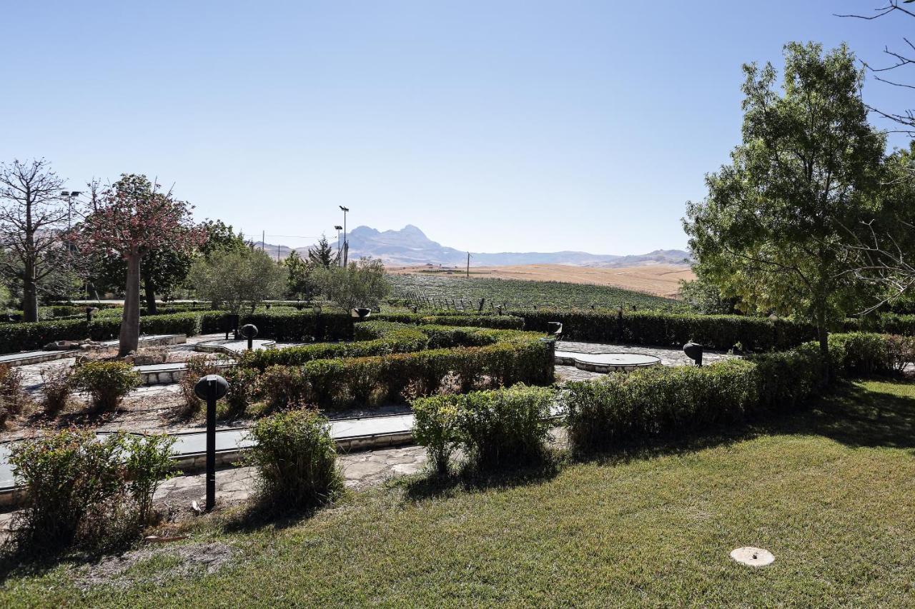 Agriturismo Tenute Pollara Roccamena Buitenkant foto