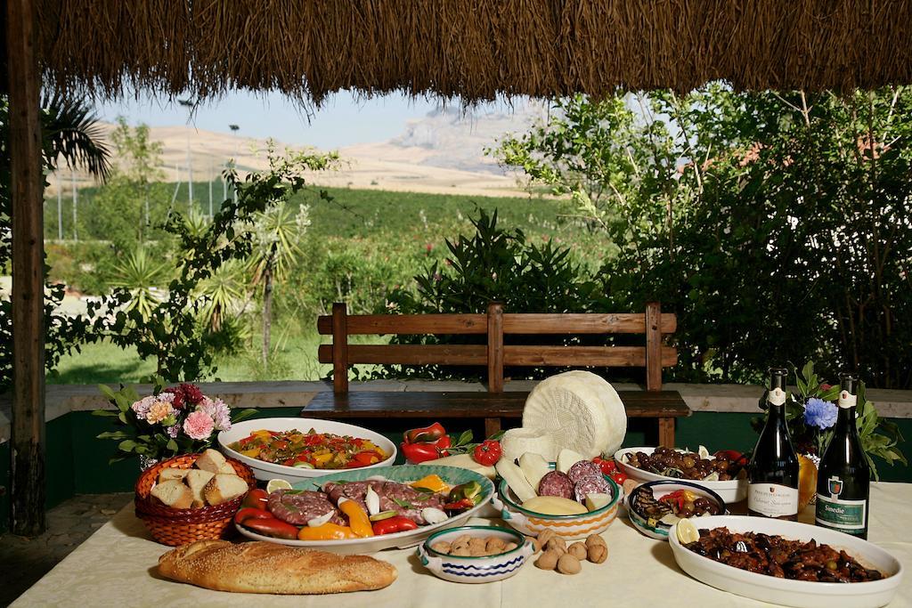 Agriturismo Tenute Pollara Roccamena Buitenkant foto