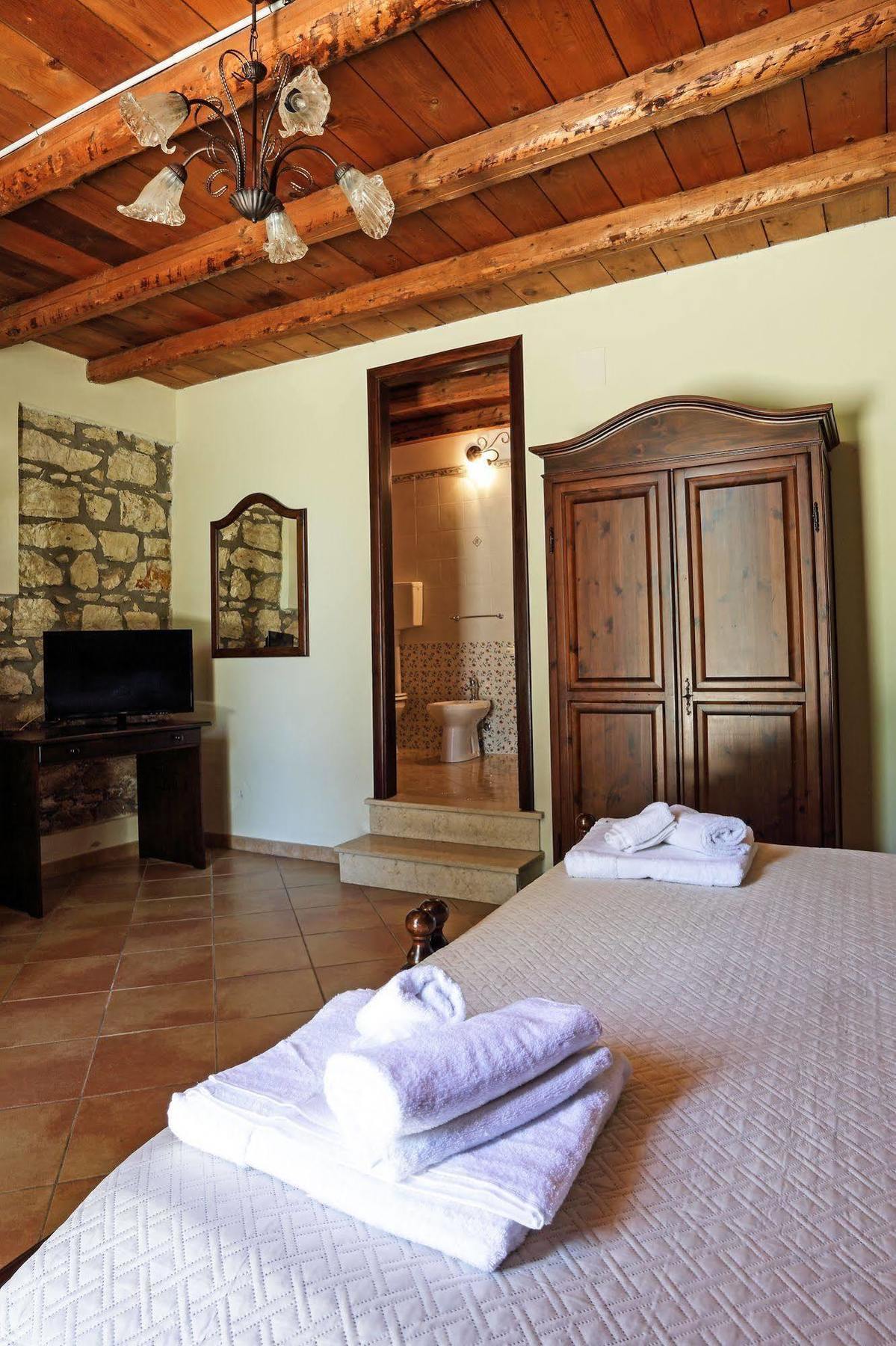 Agriturismo Tenute Pollara Roccamena Buitenkant foto
